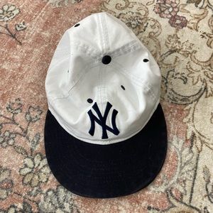 Aime Léon doré NY hat